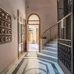 The Best Rent - Bright Flat Near San Pietro