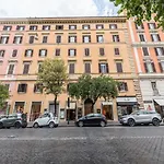 The Best Rent - Bright Flat Near San Pietro