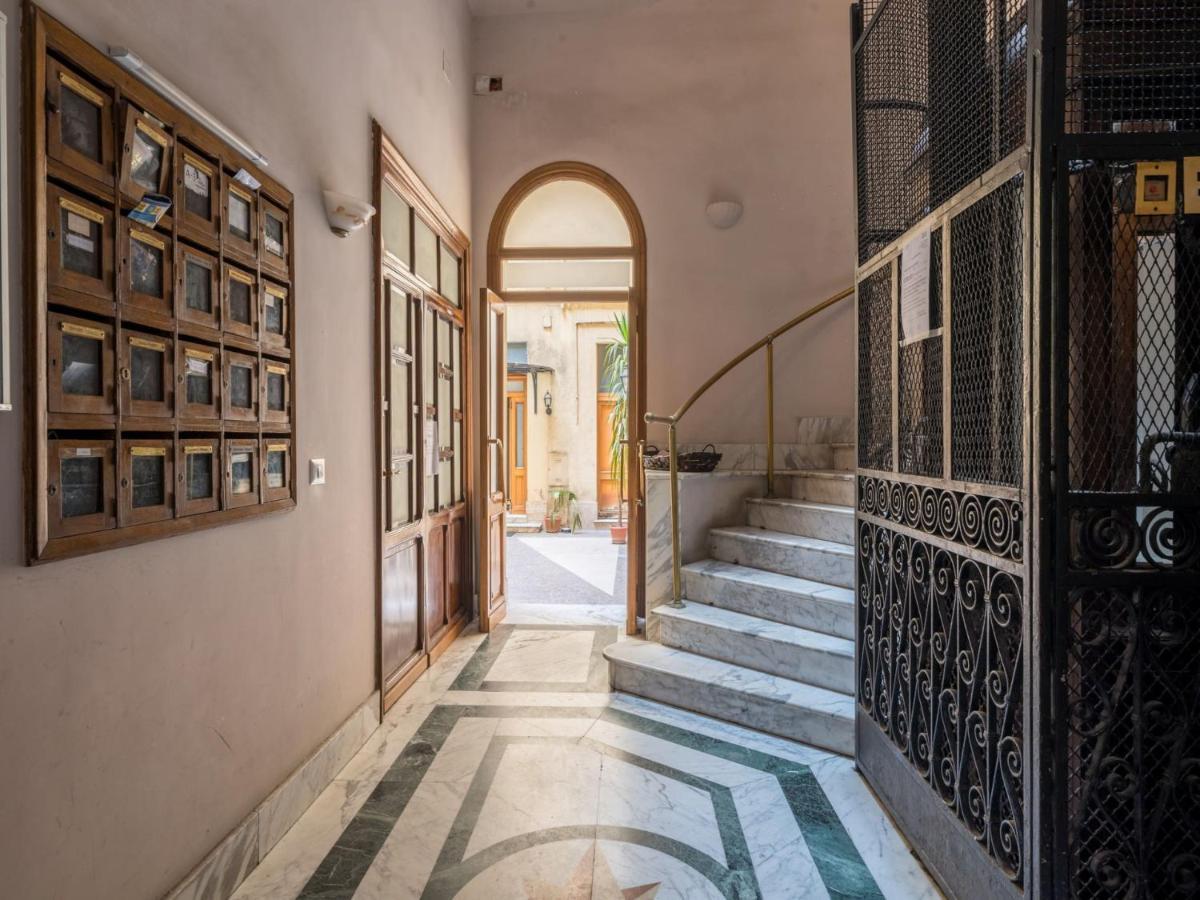 Aparthotel The Rent - Bright Flat Near San Pietro